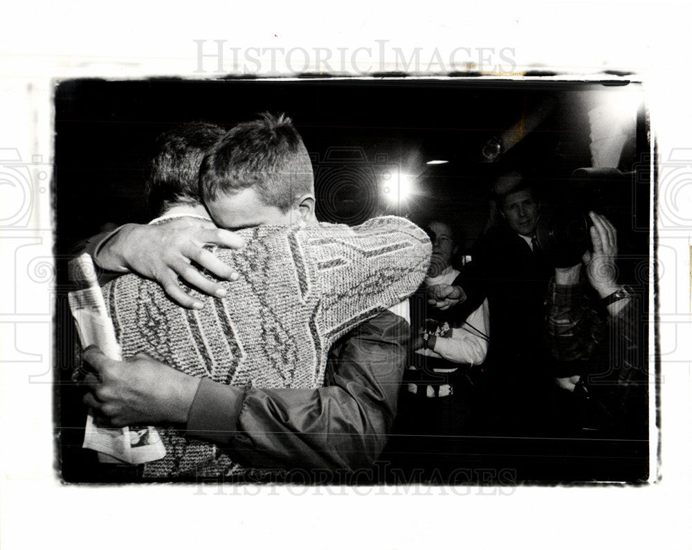 1991 Press Photo soldier return Gulf 1991 Scott Badgero - Historic Images