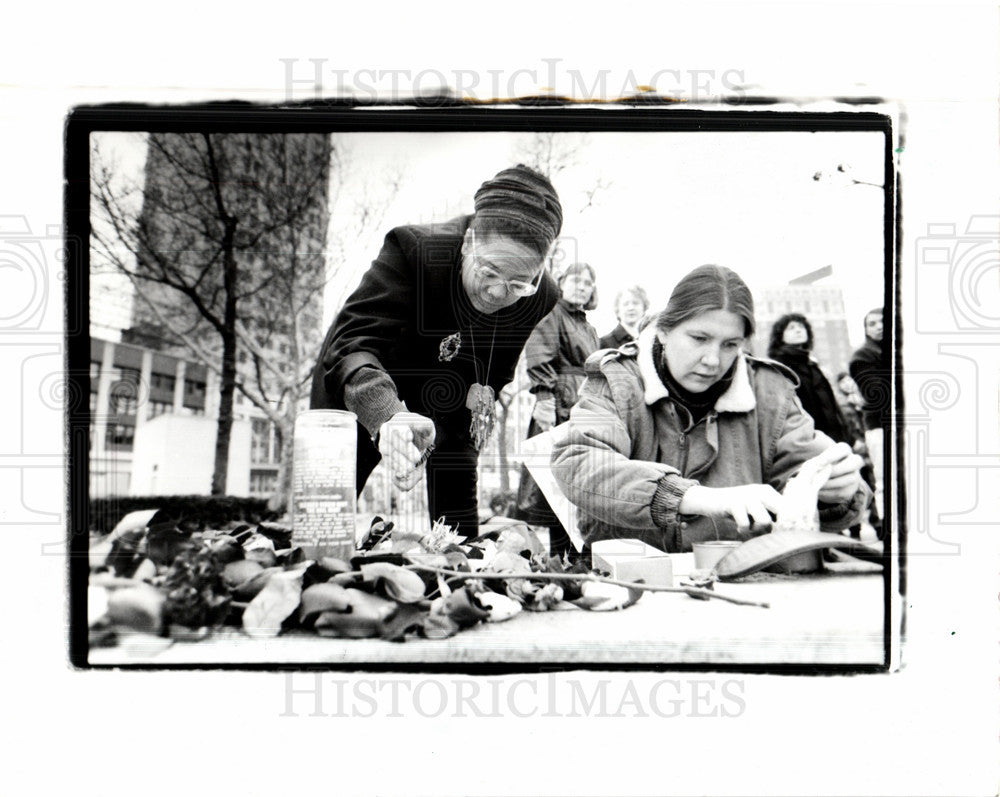 1961 Press Photo Women - Historic Images