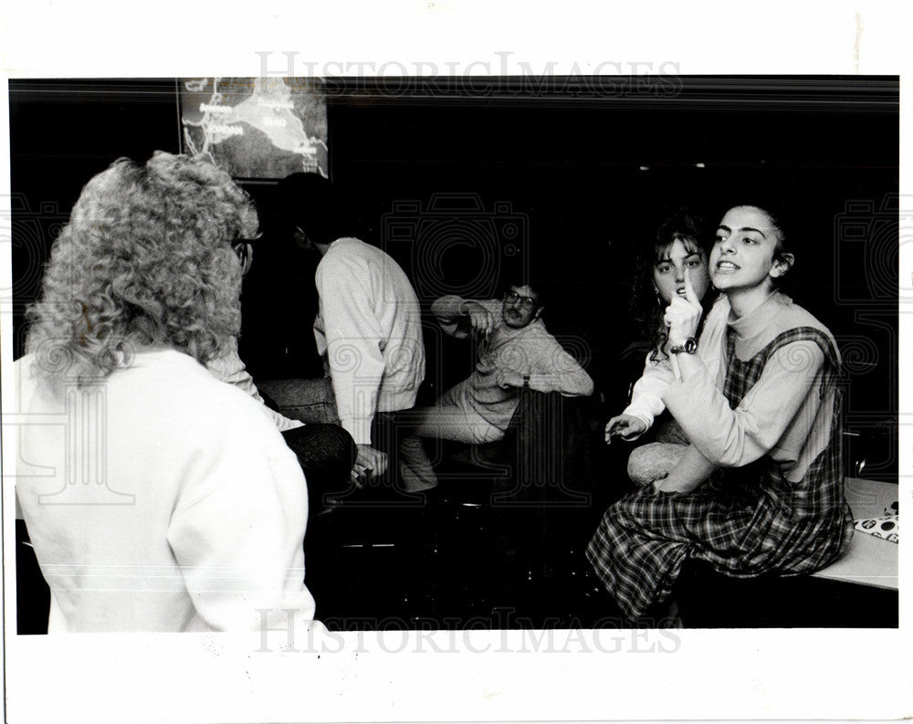 1991 Press Photo Houda Dagher Dearborn Pre Med Student - Historic Images