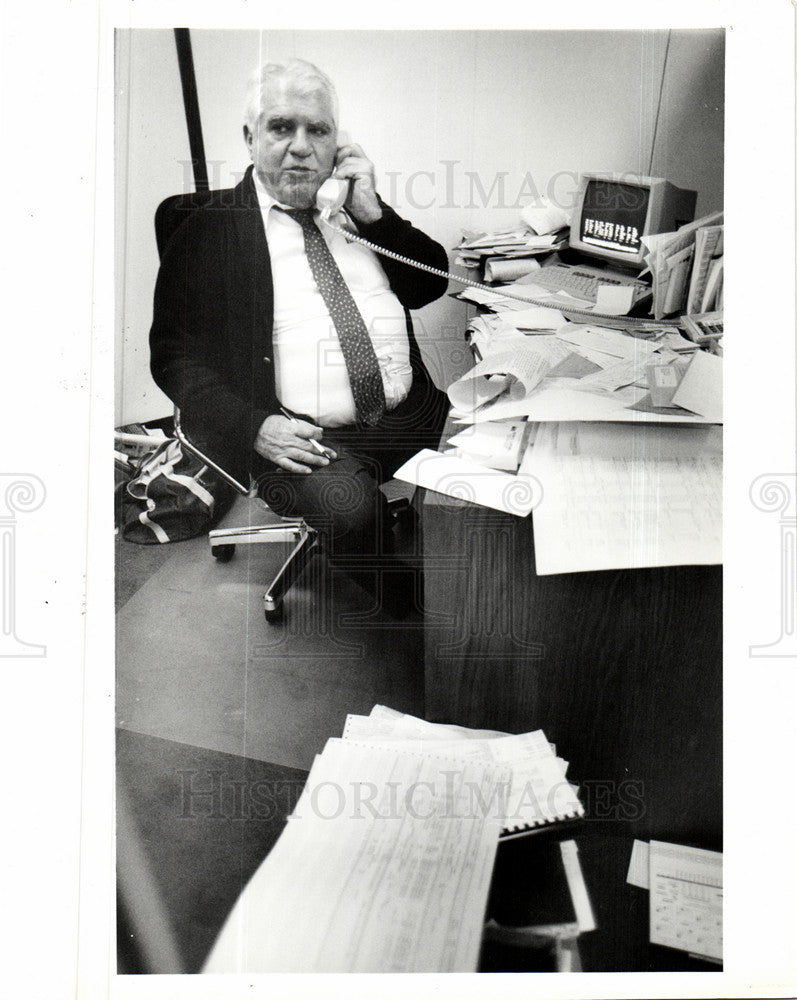 1991 Press Photo Lewis Rowady First of Michigan Corp. - Historic Images