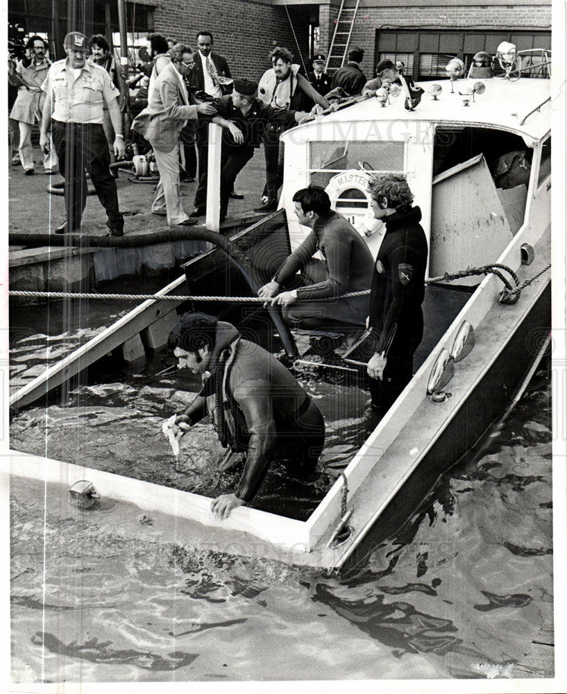1976 Press Photo Police Boat - Historic Images