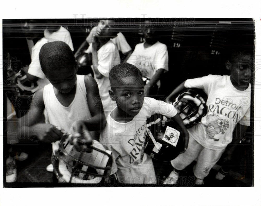 1992 Press Photo Detroit Dragons PAL football team - Historic Images