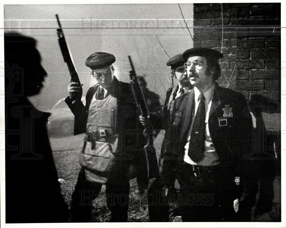 1975 Press Photo PPolice Action shots sniper kills man - Historic Images