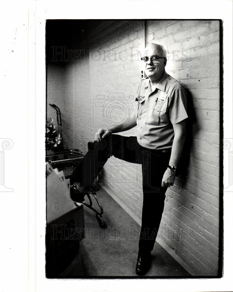 1975 Press Photo POLICE PROPERTY ROOM - Historic Images