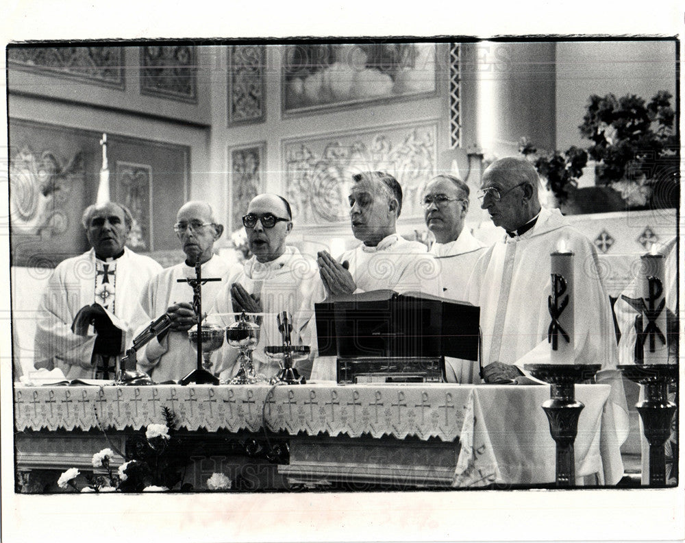 1981 Press Photo POLETOWN, Father Joseph - Historic Images