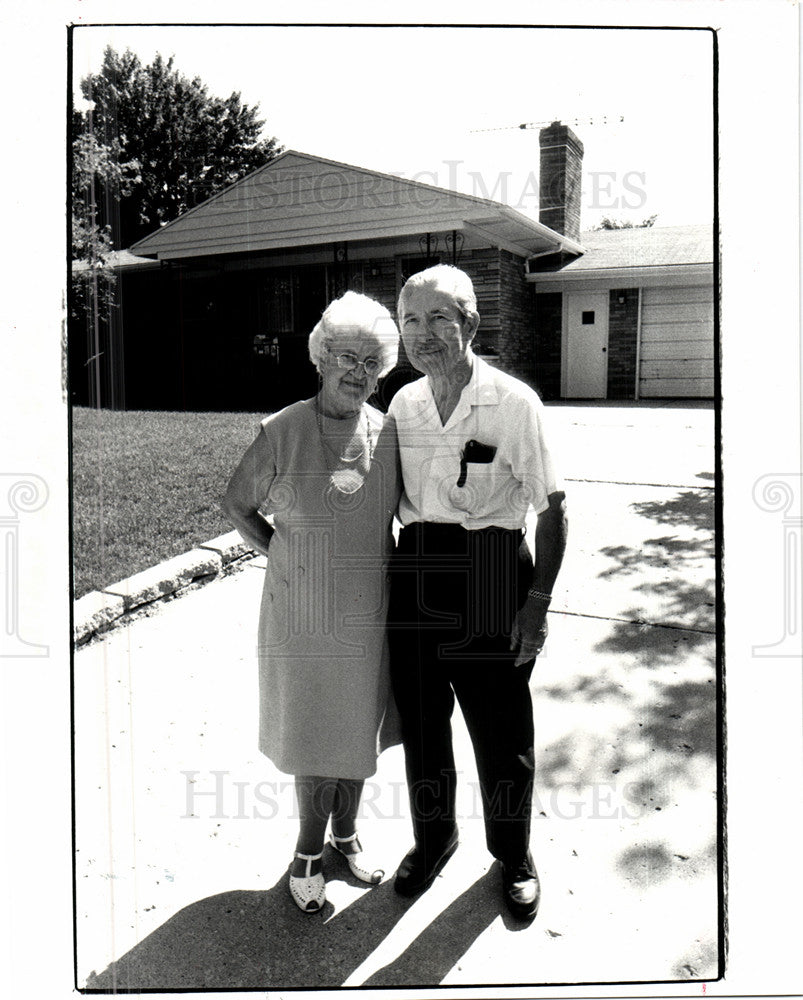 1982 Press Photo Walter Josephine Jakubowski Shelby - Historic Images