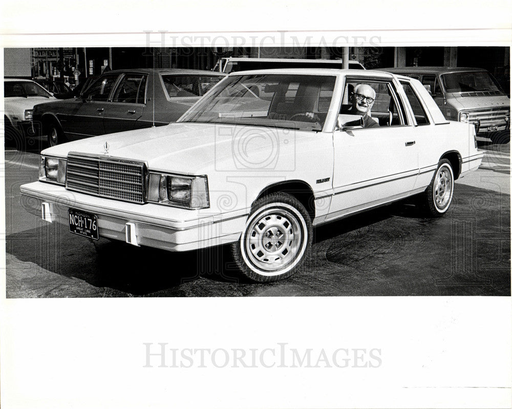 1980 Press Photo Plymouth Reliant Lowell Gumbert - Historic Images