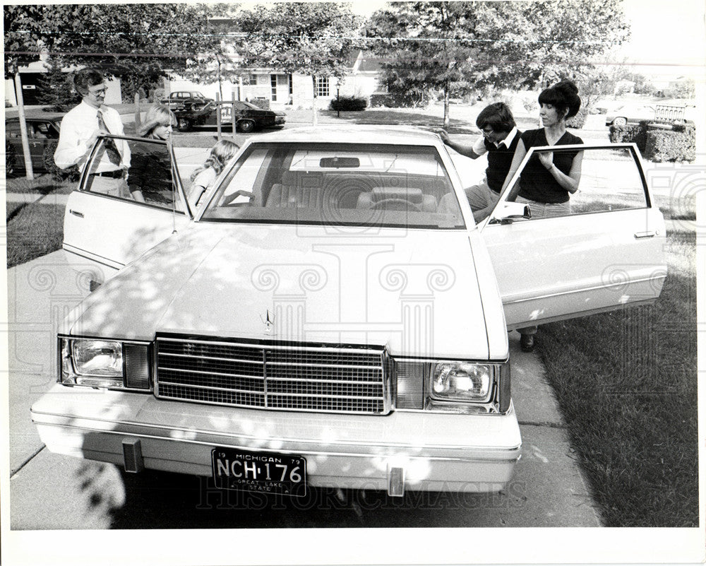 Press Photo Plymouth Automobiles Reliant - Historic Images