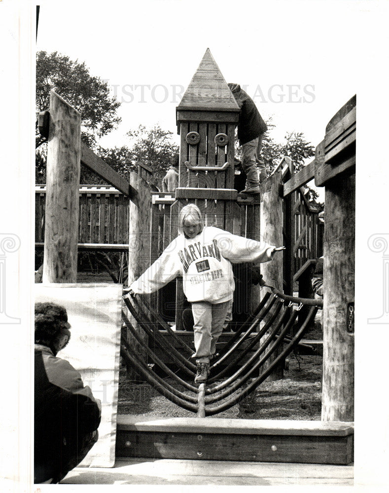 1991 Press Photo Grosse Pointe playscape Amy Ledyard - Historic Images