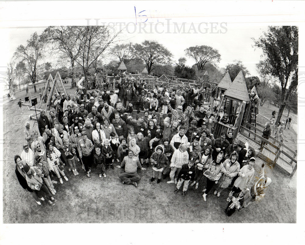 1991 Press Photo Patterson Park wooden playground - Historic Images