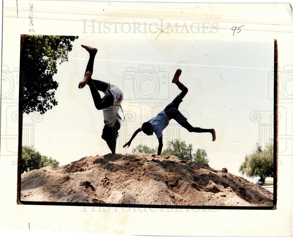 1992 Press Photo Play Ground - Historic Images