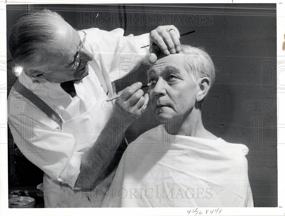 1959 Press Photo The Players Dr John Hookey Hirschfield - Historic Images