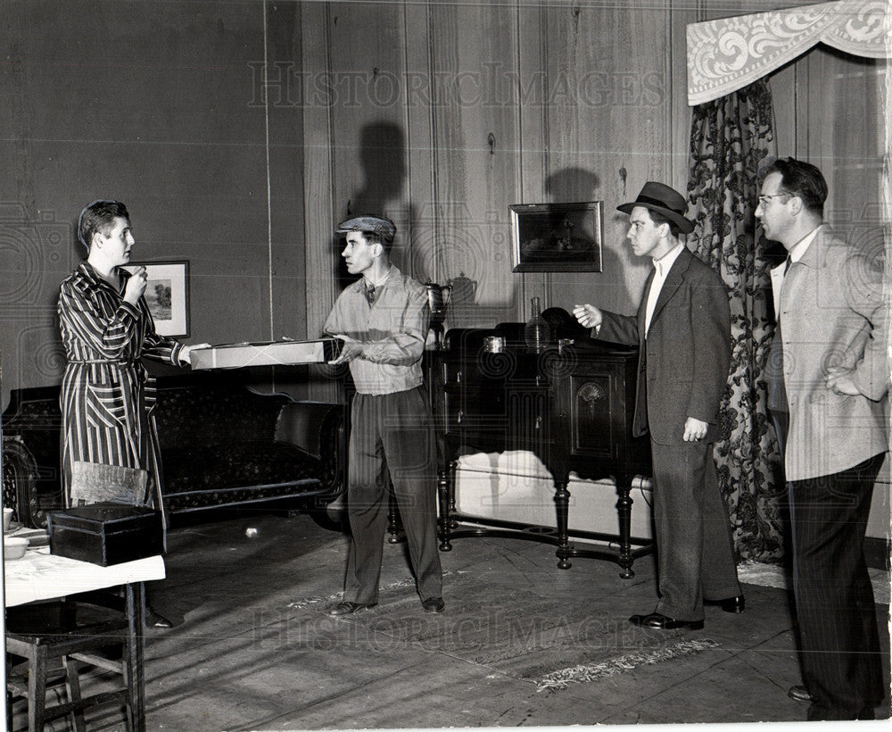 Press Photo Players theater drama production scene - Historic Images