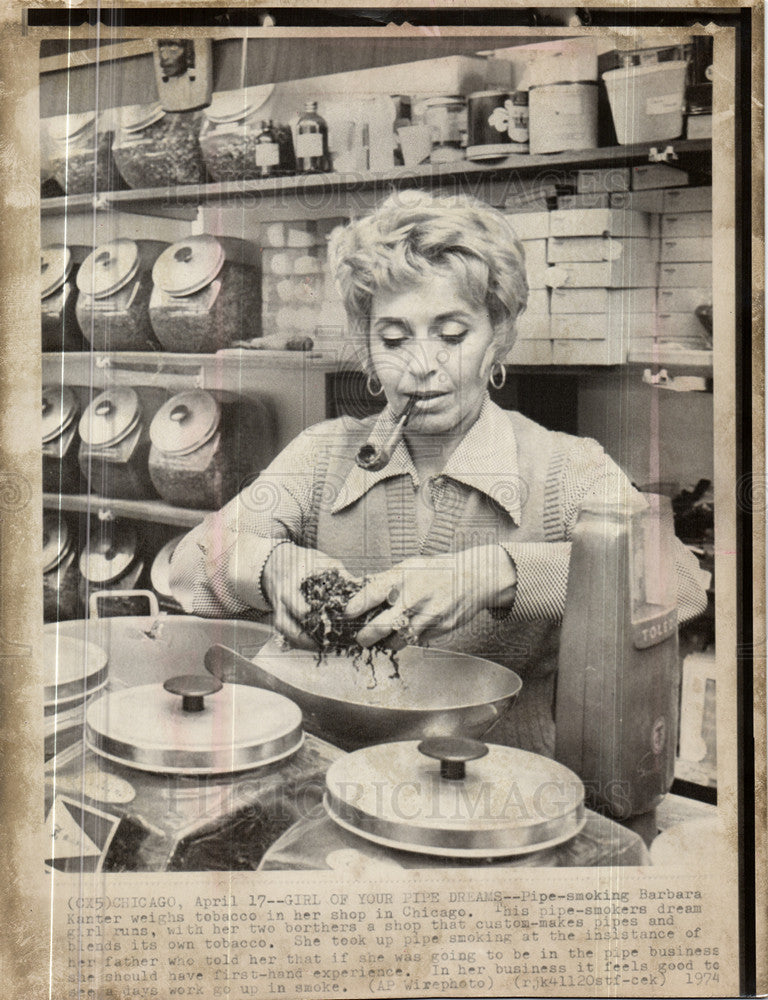 1974 Press Photo tobacco pipes barbara kanter chicago - Historic Images
