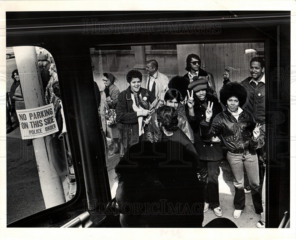 1972 Press Photo Young Detroiters Inner City tour peace - Historic Images