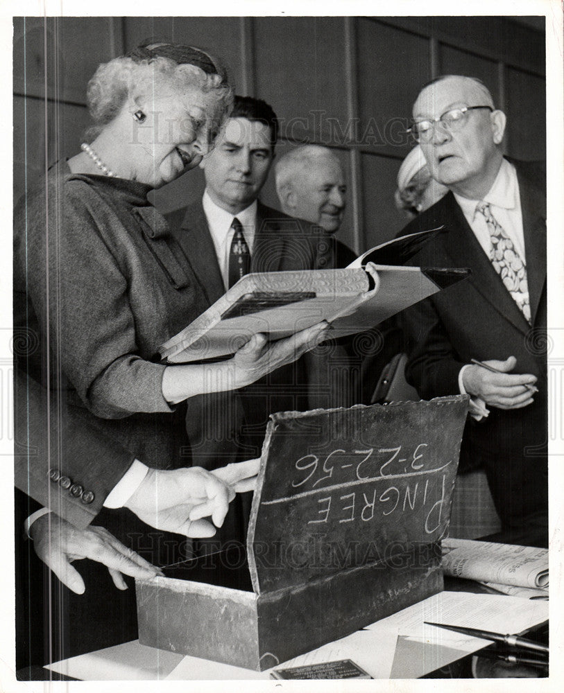 1956 Press Photo Mayor Gov. Hazen Pingree Black Box - Historic Images