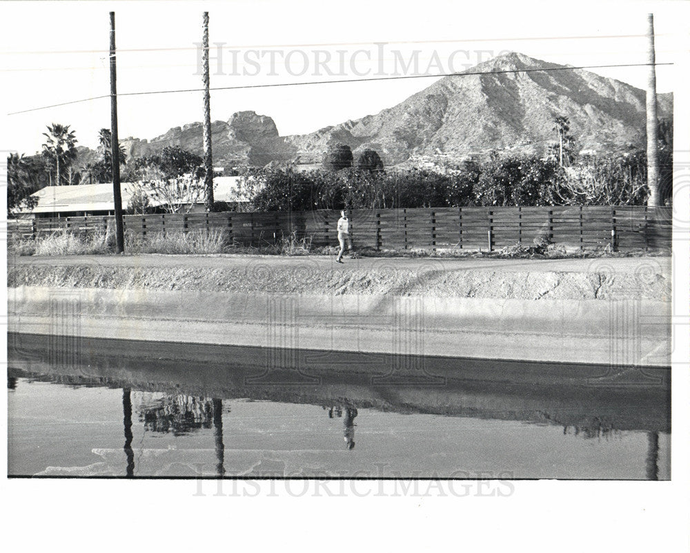 1982 Press Photo Salt River Project Arizona Canal - Historic Images