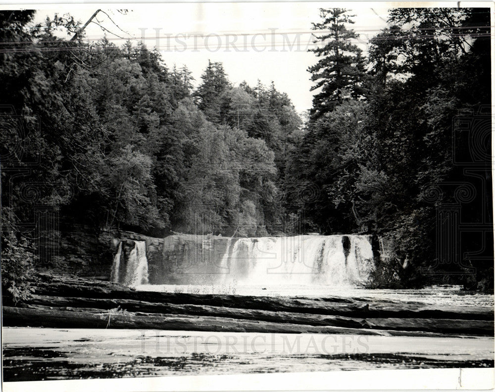 1941 Press Photo presque isle waterfall falls - Historic Images