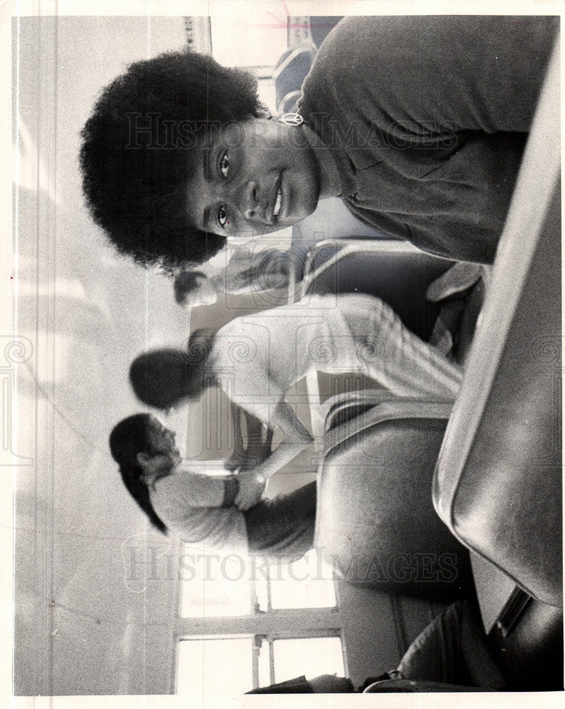 1971 Press Photo Maeola Reece school bus driver Pontiac - Historic Images