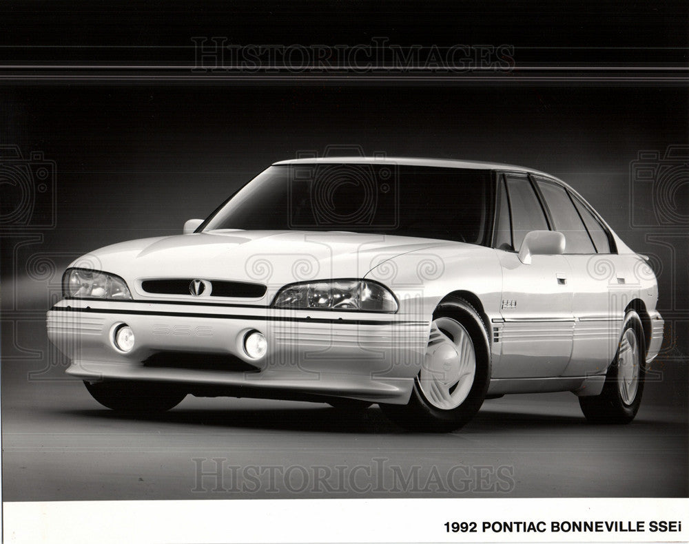 1991 Press Photo 1992 Pontiac Bonneville - Historic Images