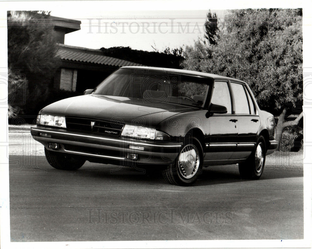 1987 Press Photo Pontiac Bonneville GM sedan american - Historic Images