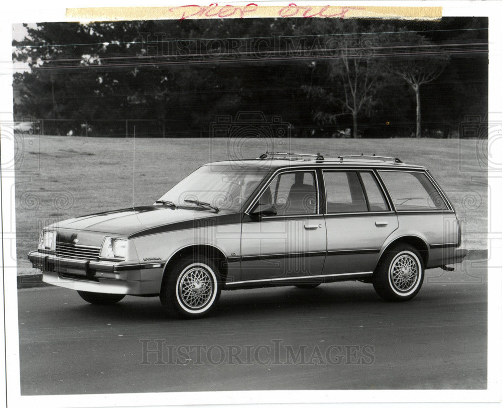 Press Photo Pontiac Automobiles J2000 - Historic Images