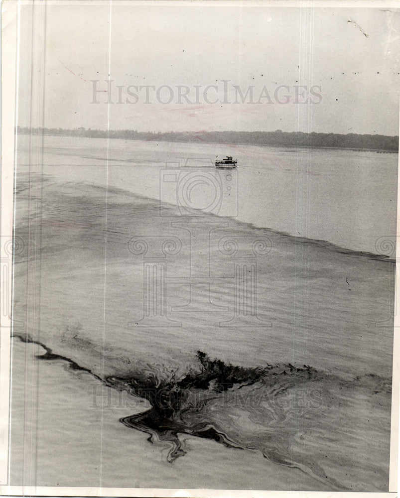 1965 Press Photo Pollution Water - Historic Images