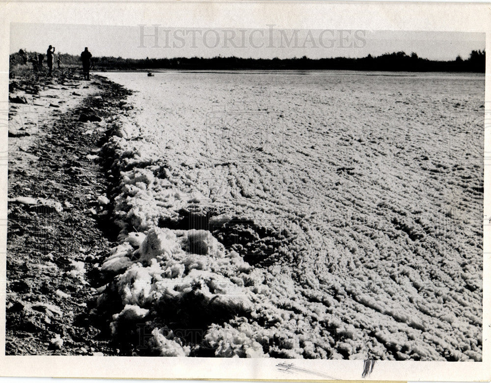 1970 Press Photo Water pollution chemical sewage - Historic Images