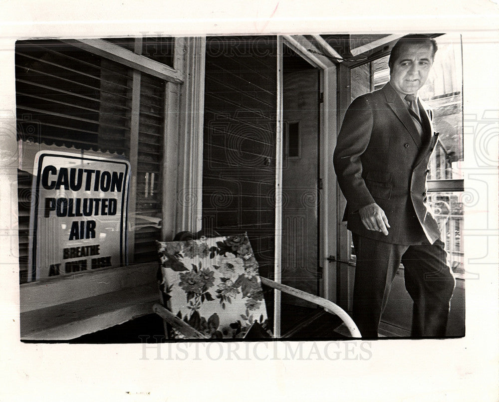 1971 Press Photo Air pollution chemicals environment - Historic Images