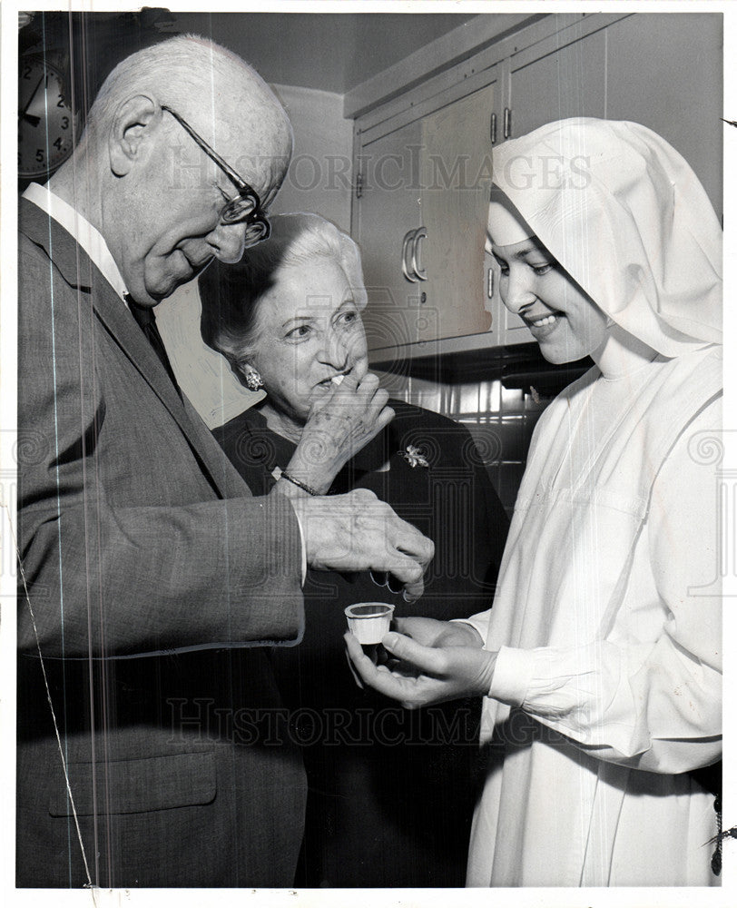 1964 Press Photo POLIO CARMEL HALL JOE KESSLER &amp; IRENE - Historic Images