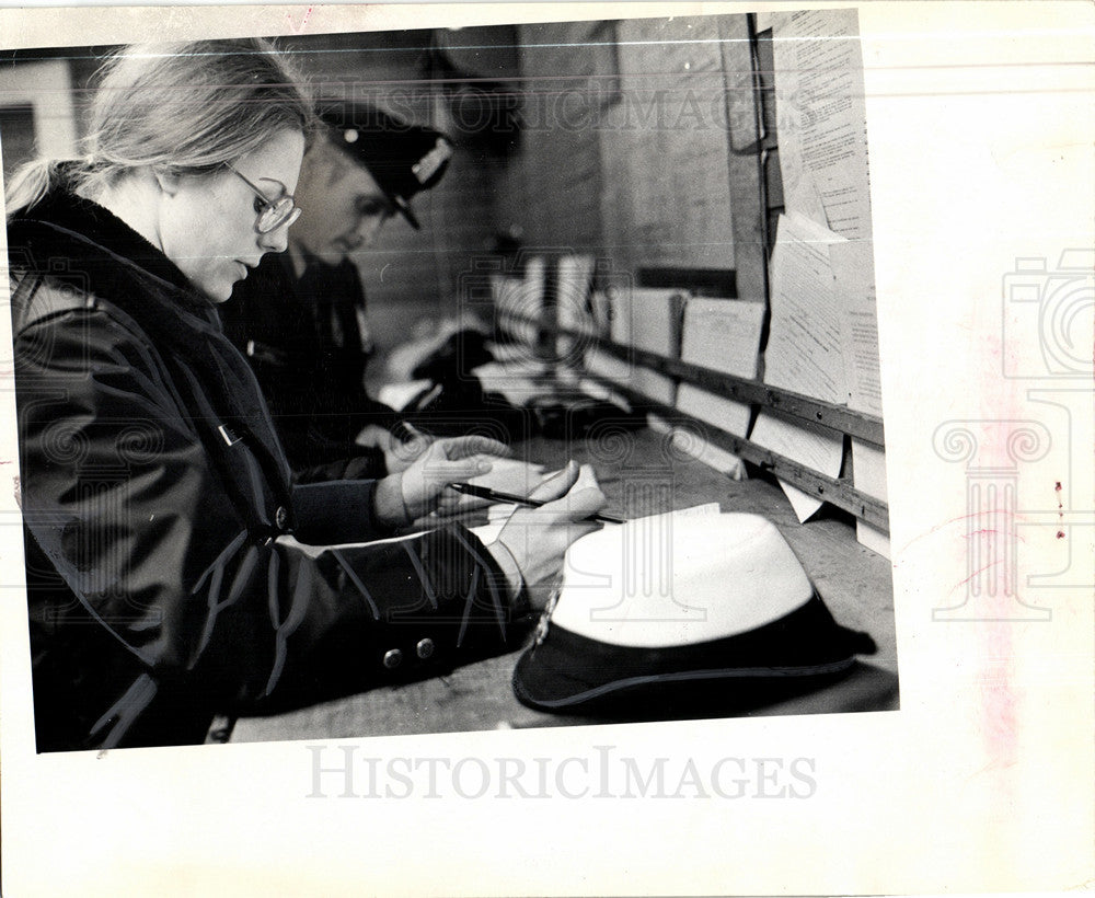 1974 Press Photo Officer Soper Policepe petrol - Historic Images