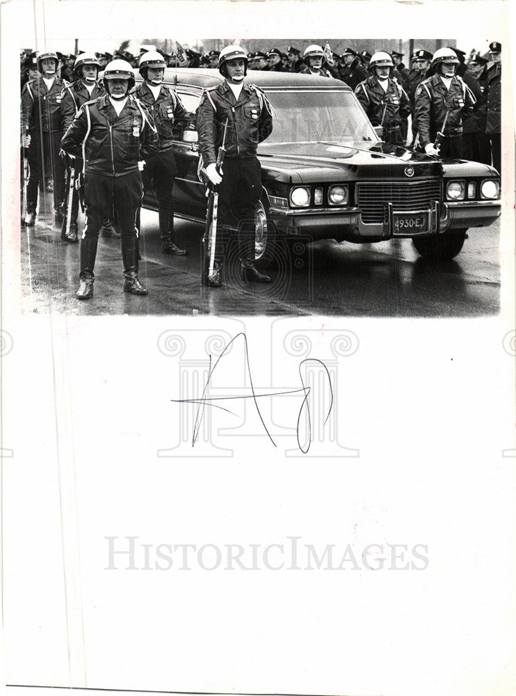 1974 Press Photo Robert J. Hogue - Historic Images