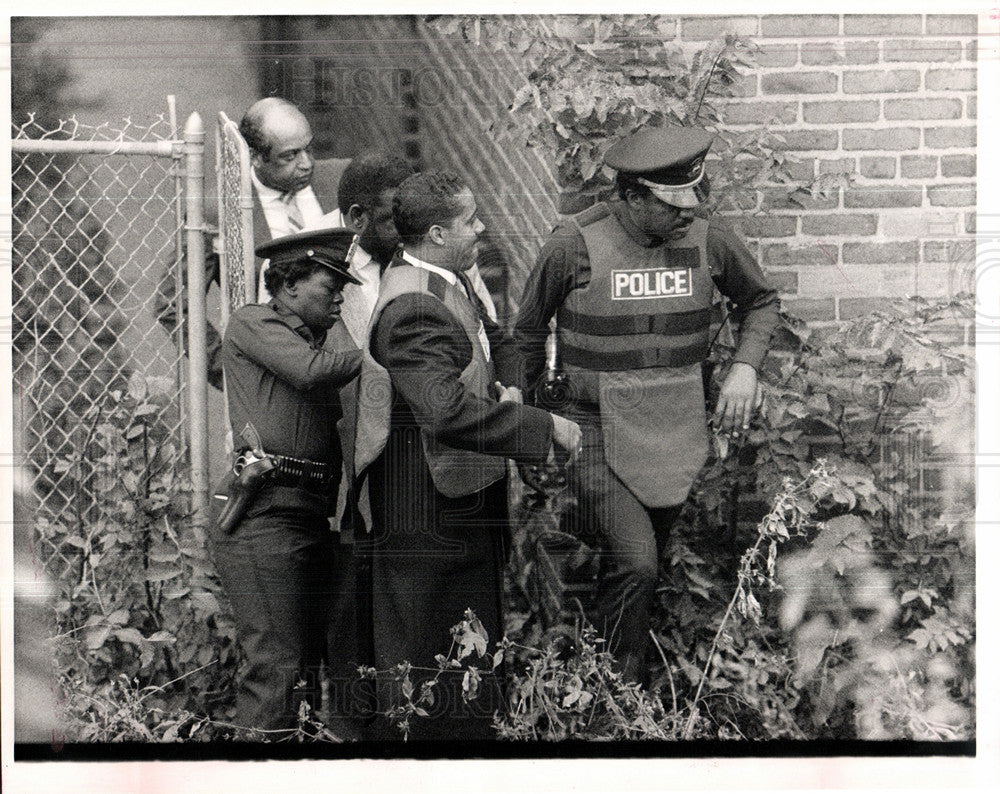 1988 Press Photo police victims shooting - Historic Images