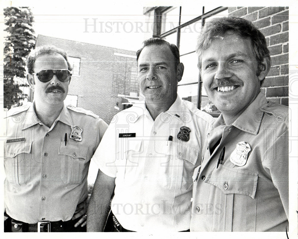 1980 Press Photo Police uniforms - Historic Images