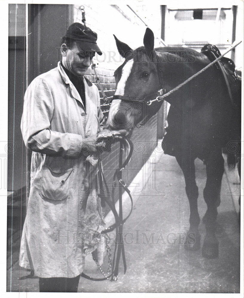 1963 Press Photo Paul Troyan Detroit Police Mounted - Historic Images