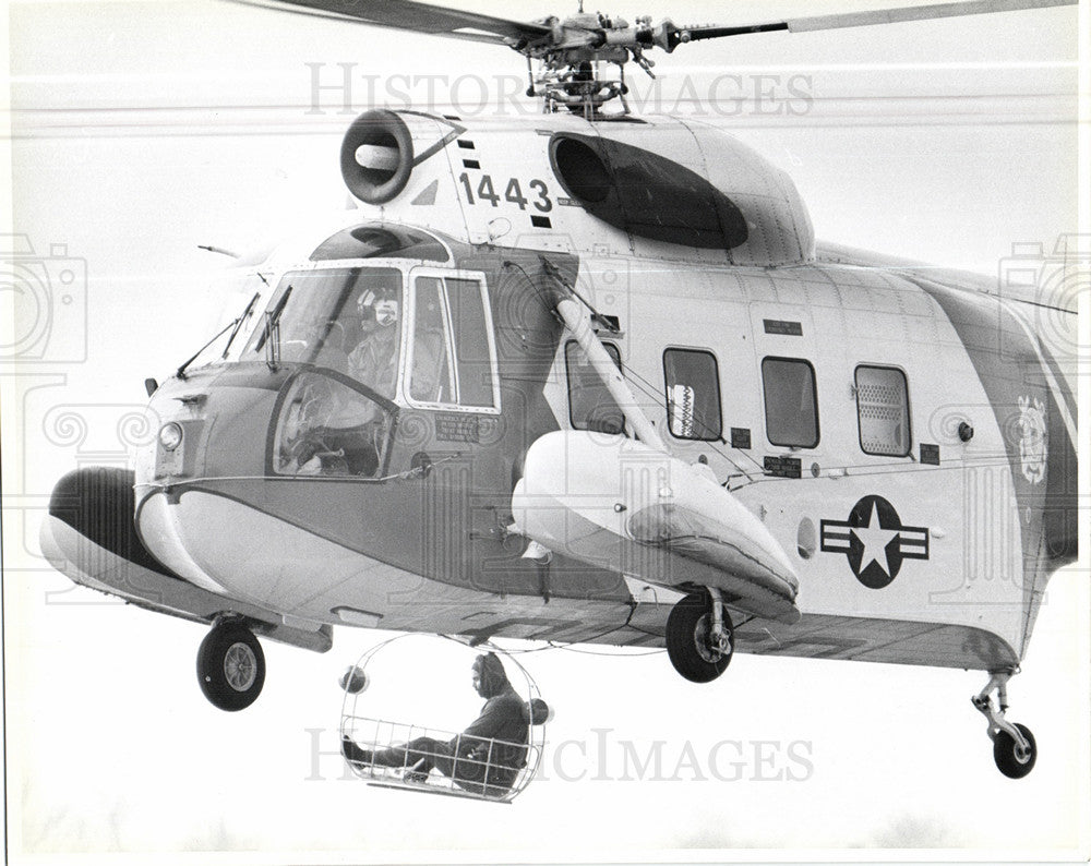 1979 Press Photo Gary Snyder copter Harbormaster - Historic Images