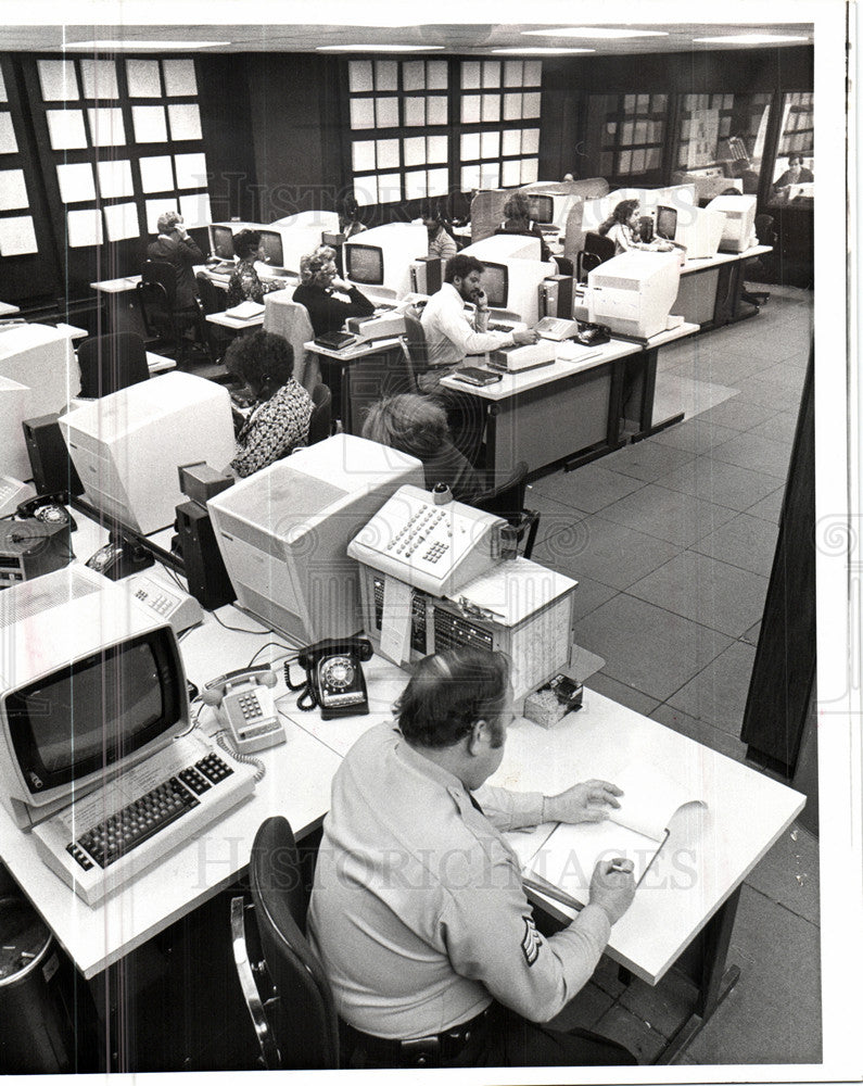 Press Photo 911 Call Centers - Historic Images