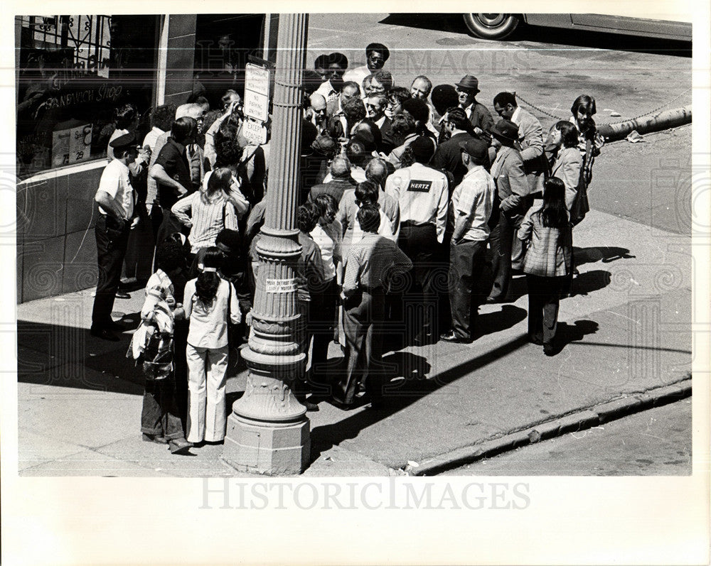 1975 Press Photo Police Demonstration - Historic Images