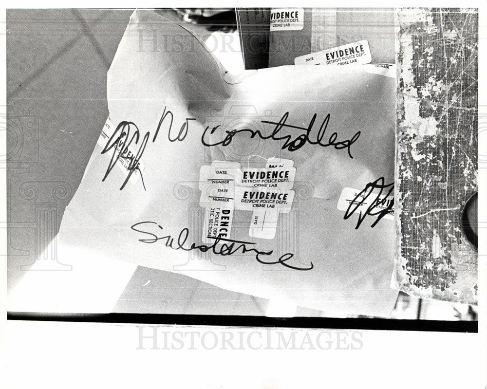 1977 Press Photo Detroit Police Crime Lab 1st Precinct - Historic Images