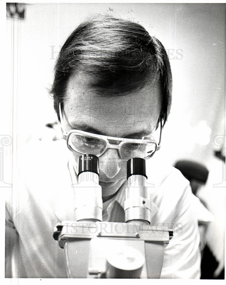 1977 Press Photo Police Crime Lab - Historic Images