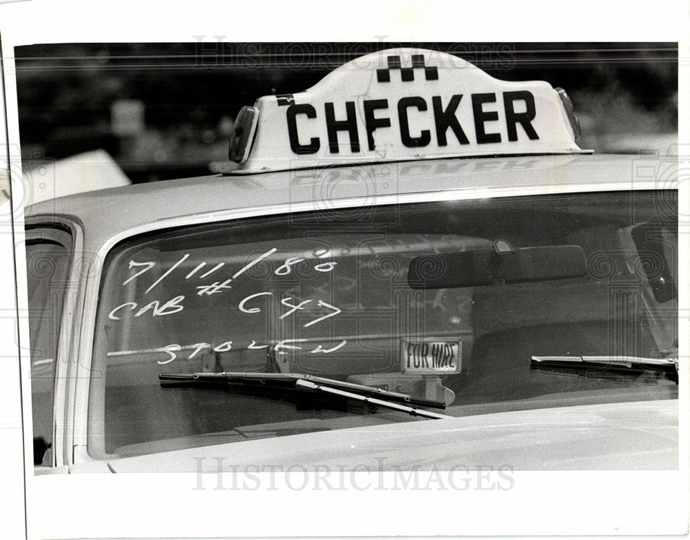 1980 Press Photo cab Detroit Police car stolen sieze - Historic Images