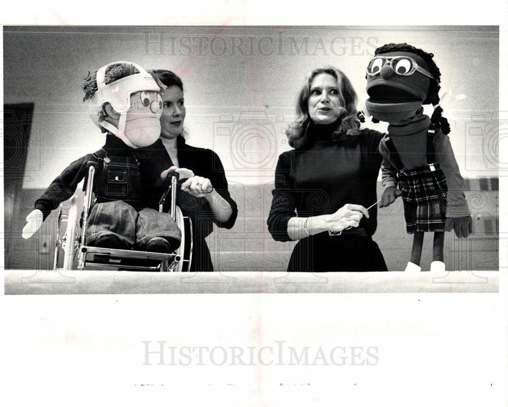 1981 Press Photo Puppet and Puppet making - Historic Images