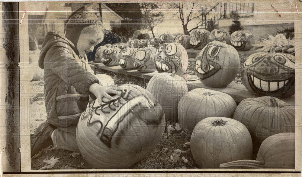 1969 Press Photo Funny-Face Pumpkin - Historic Images