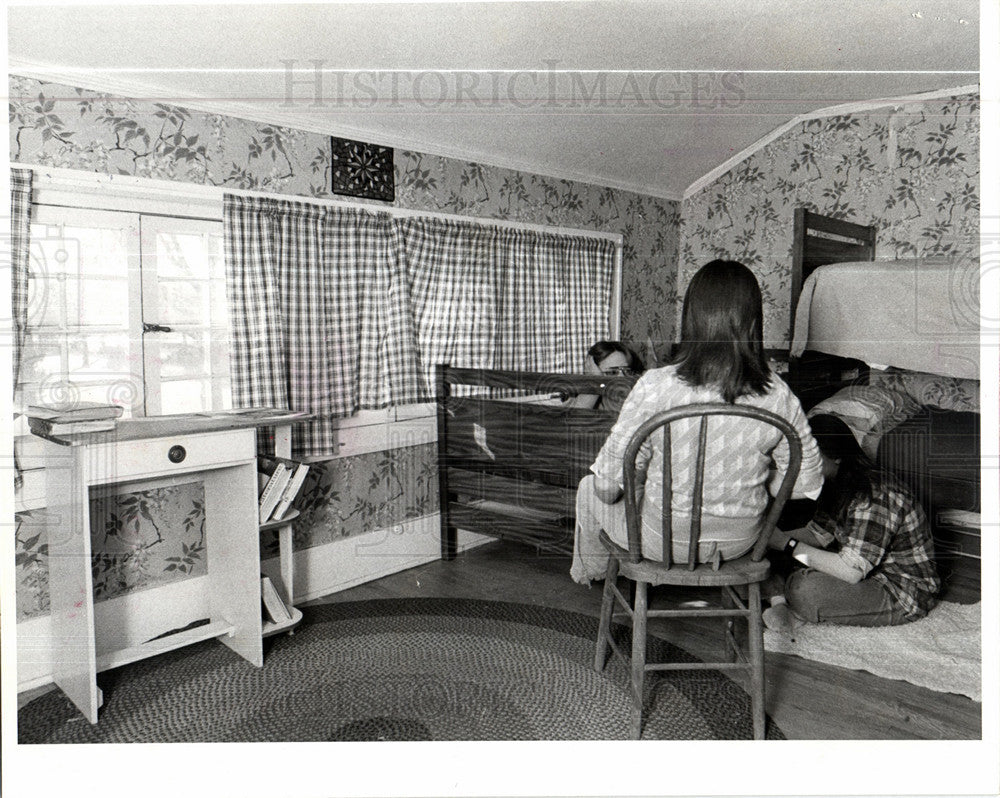 1977 Press Photo Runaway minor home Juvenile - Historic Images