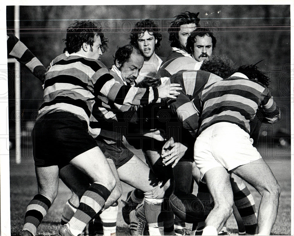 1974 Press Photo rugby loose ball free-for-all - Historic Images