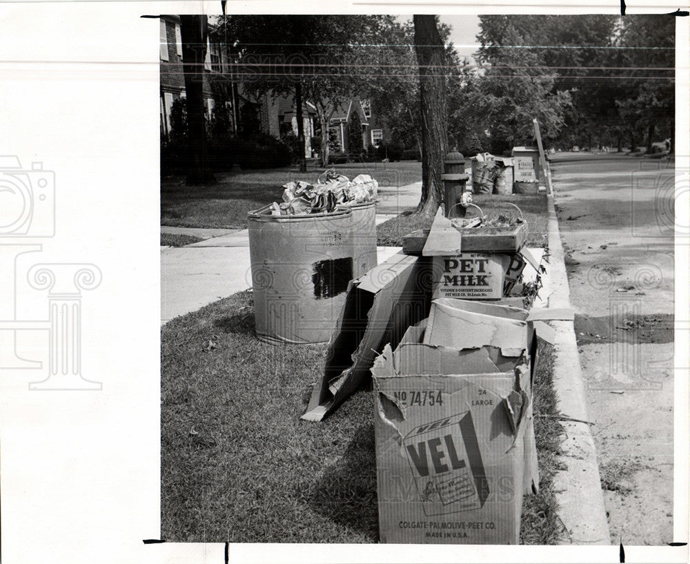 1952 Press Photo rubbish DWP sanitation Detroit streets - Historic Images
