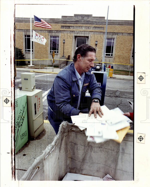 1991, shooting spree Royal Oak Post Office Historic Images