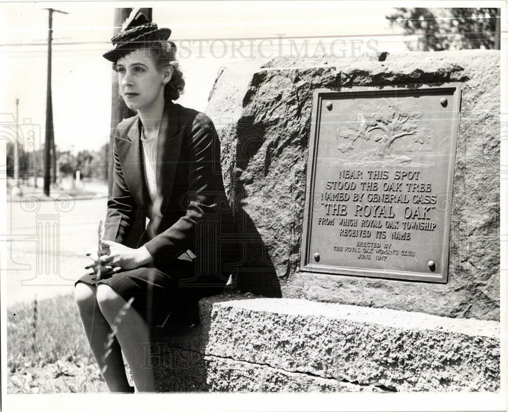 1940 Press Photo Royal Oak Tree - Historic Images