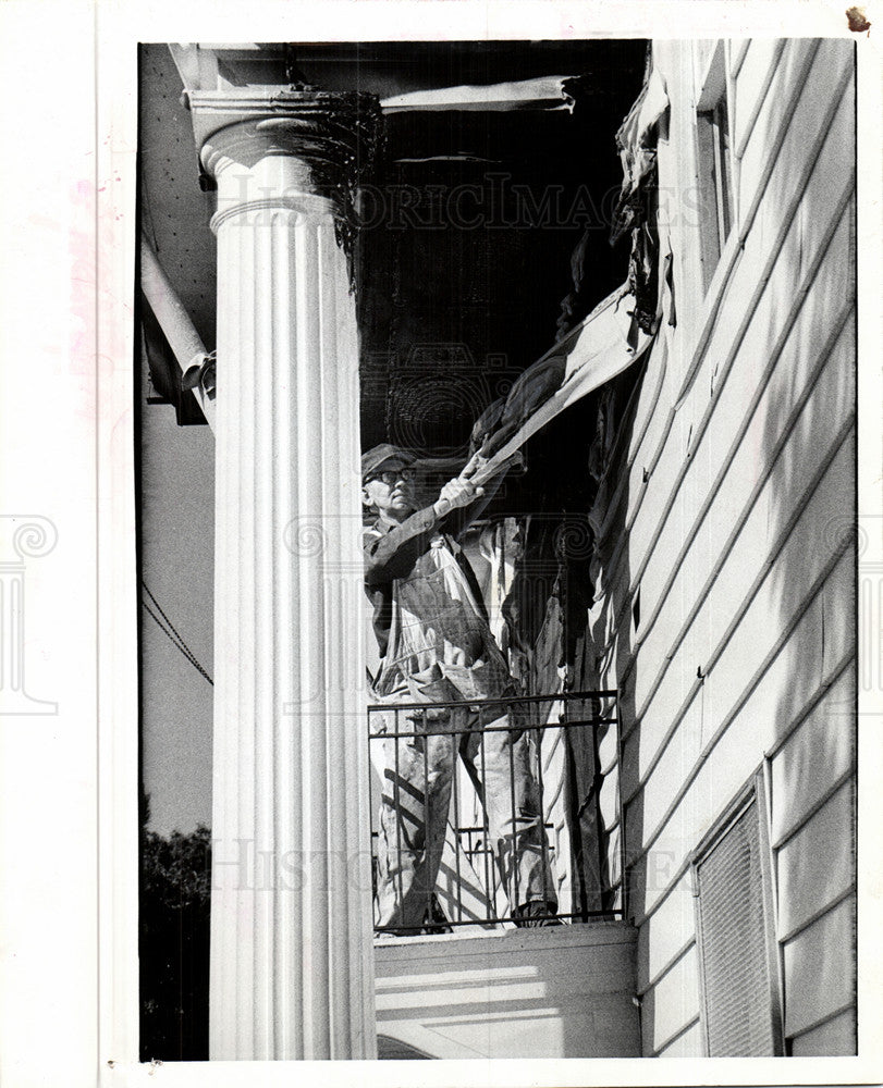 1974 Press Photo Carpenter Ignatius Conrad - Historic Images