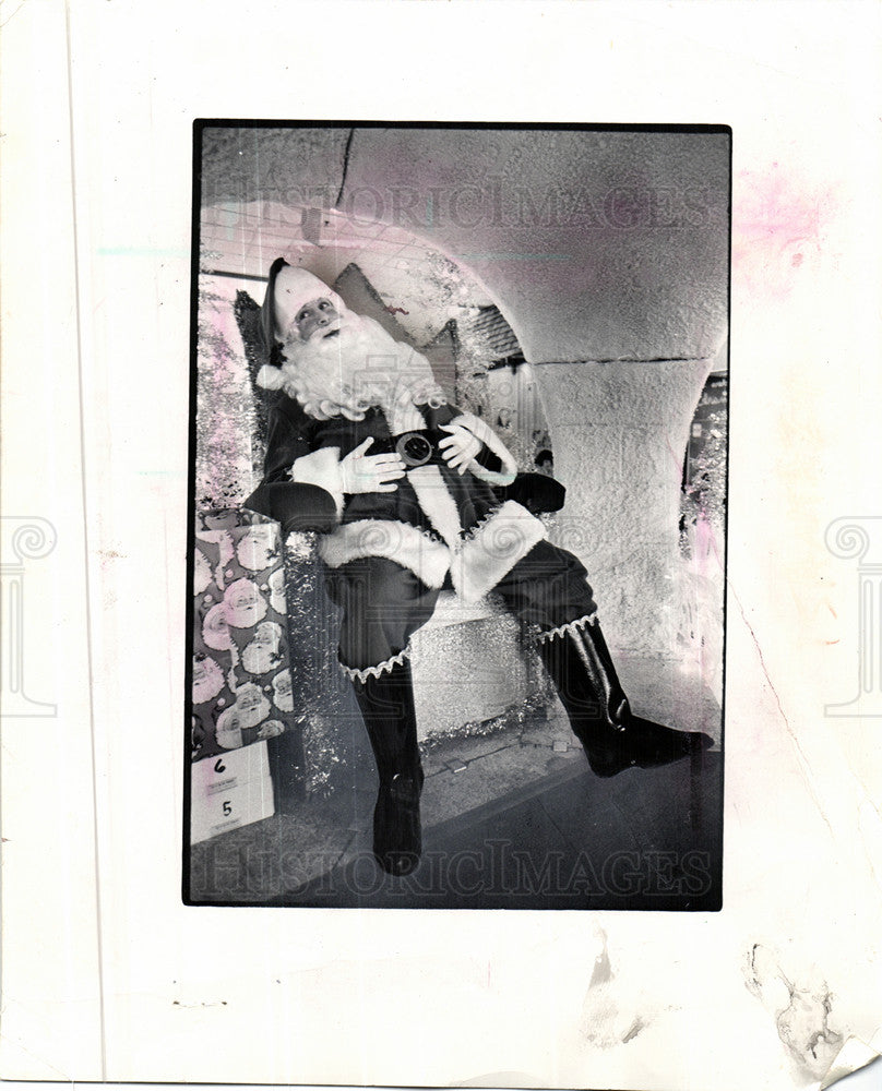 1974 Press Photo Santa Claus, Detroit - Historic Images